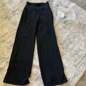 NWT Beyond Yoga Black wide leg pants
